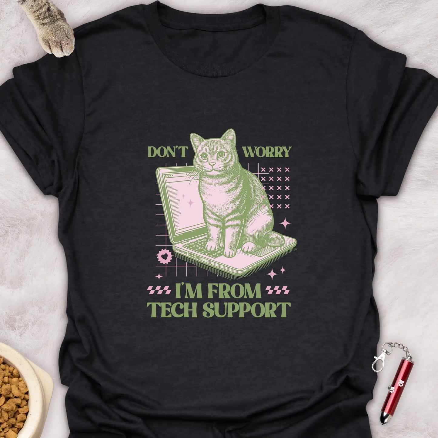 DON’T WORRY I’M FROM TECH SUPPORT – RETRO LAPTOP CAT FUNNY CAT T-SHIRT