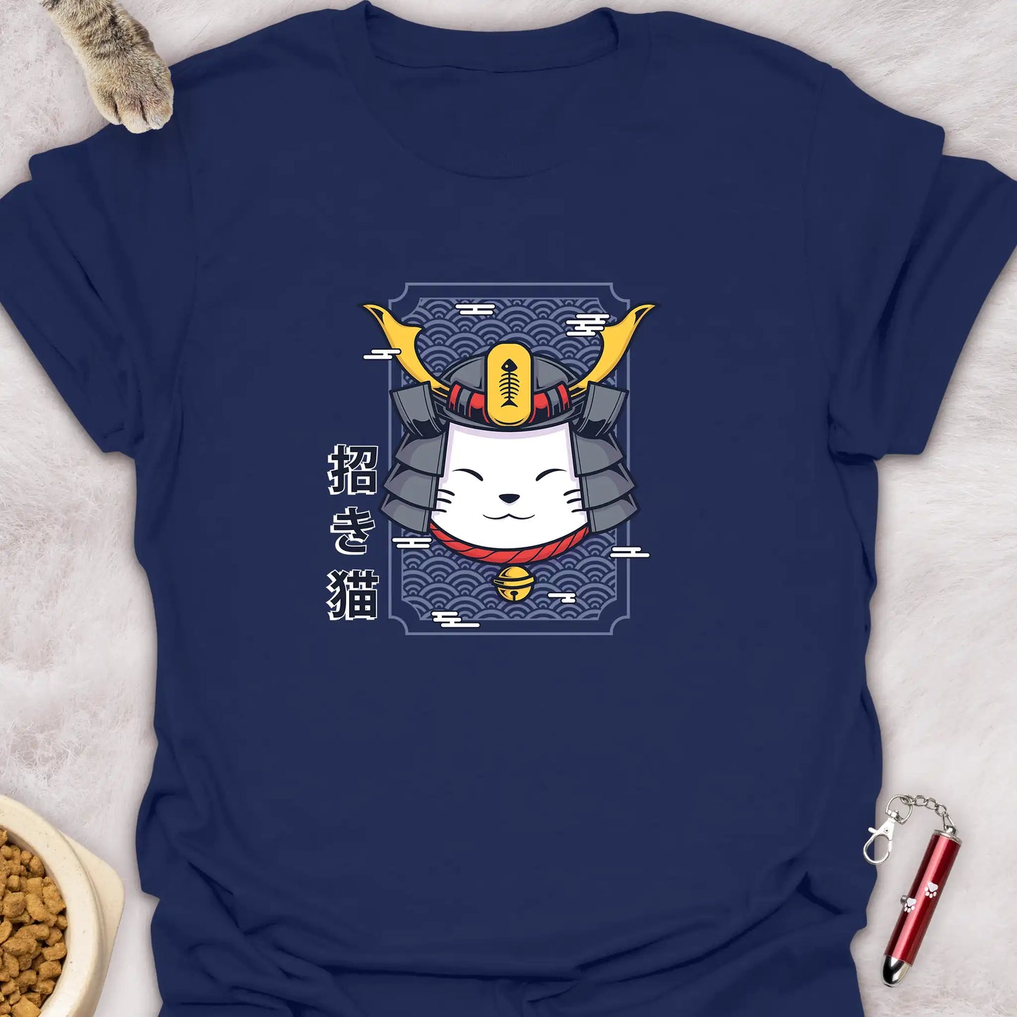 MANEKI NEKO β SAMURAI HELMET LUCKY CAT T-SHIRT